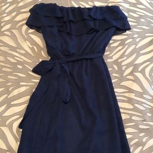 Super-cute ruffle, tie dress